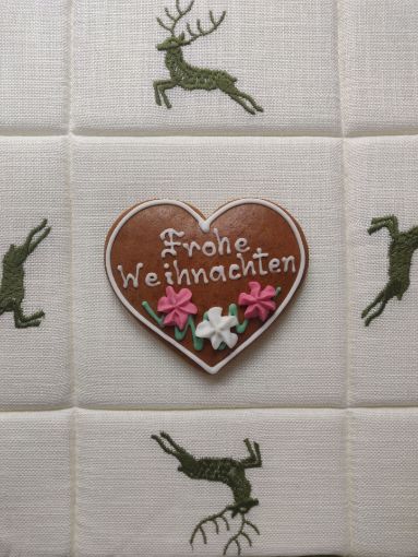 Picture of Real Salzburger Lebkuchenherz - Lebkuchen Hearts with Frohe Weihnachten writing (9.5cm)
